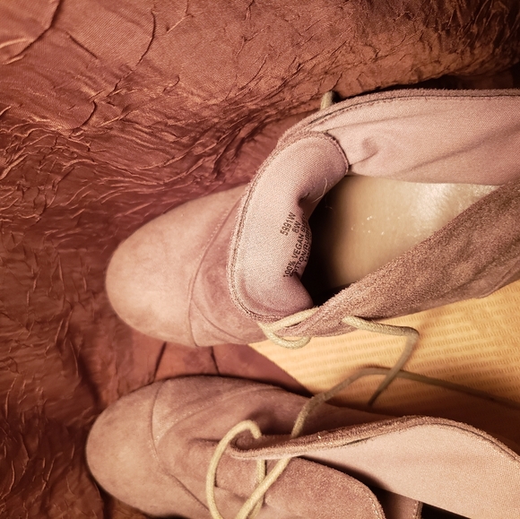 Vegan Seude Boots Sz 8 - Picture 4 of 6